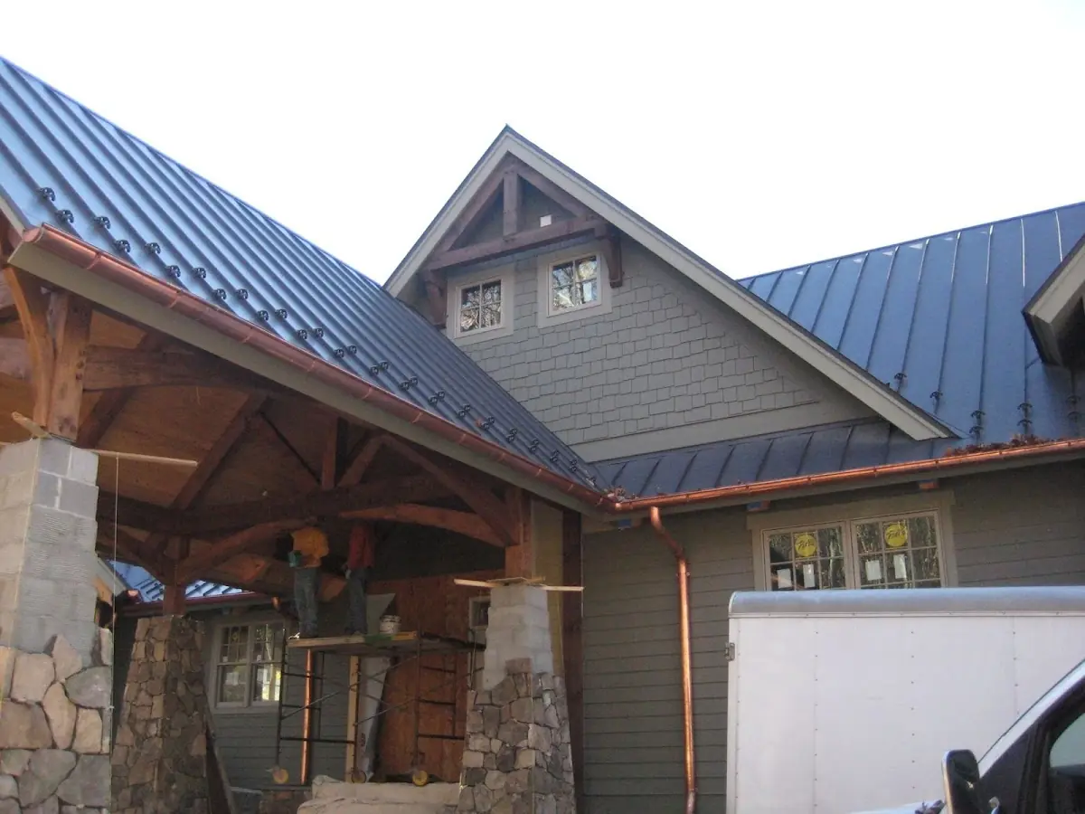 Craftsman Roofing team delivering quality roofing work in Harliss